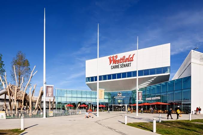 Westfield Carré Sénart à proximité de Bubble Home